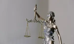 Jak zwracać się do radcy prawnego, by uniknąć faux pas w komunikacji