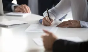 Jakie dokumenty do KRS są niezbędne? Uniknij błędów w rejestracji