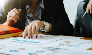 Jakie uchwały do KRS są niezbędne do zatwierdzenia sprawozdań?