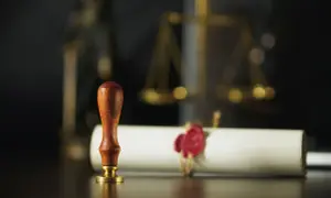 Kto może otrzymać odpis postanowienia o stwierdzeniu nabycia spadku? Sprawdź swoje prawa