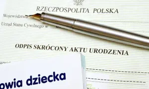 Gdzie odebrać odpis aktu urodzenia? Sprawdź proste sposoby i opłaty