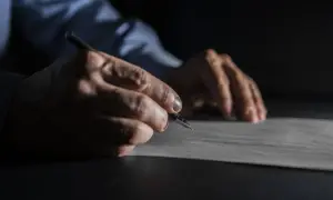 Czy można podważyć akt notarialny podziału majątku? Poznaj prawdę.