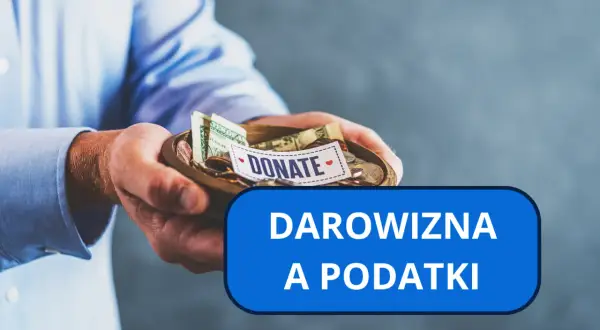 Dłonie trzymają miseczkę z pieniędzmi na darowizny. Tekst "DAROWIZNA A PODATKI" sugeruje, że ważny jest czas na zgłoszenie darowizny.