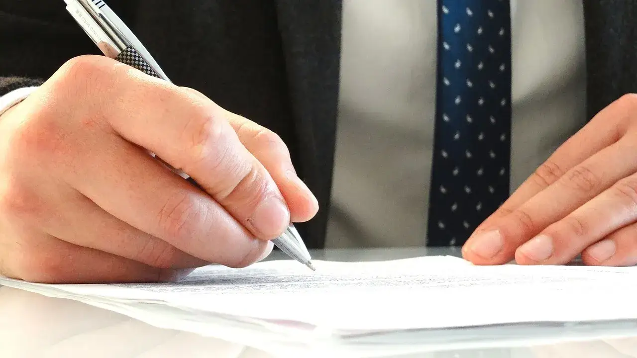 Zdjęcie Czym zajmuje się notariusz? Kluczowe informacje o jego obowiązkach